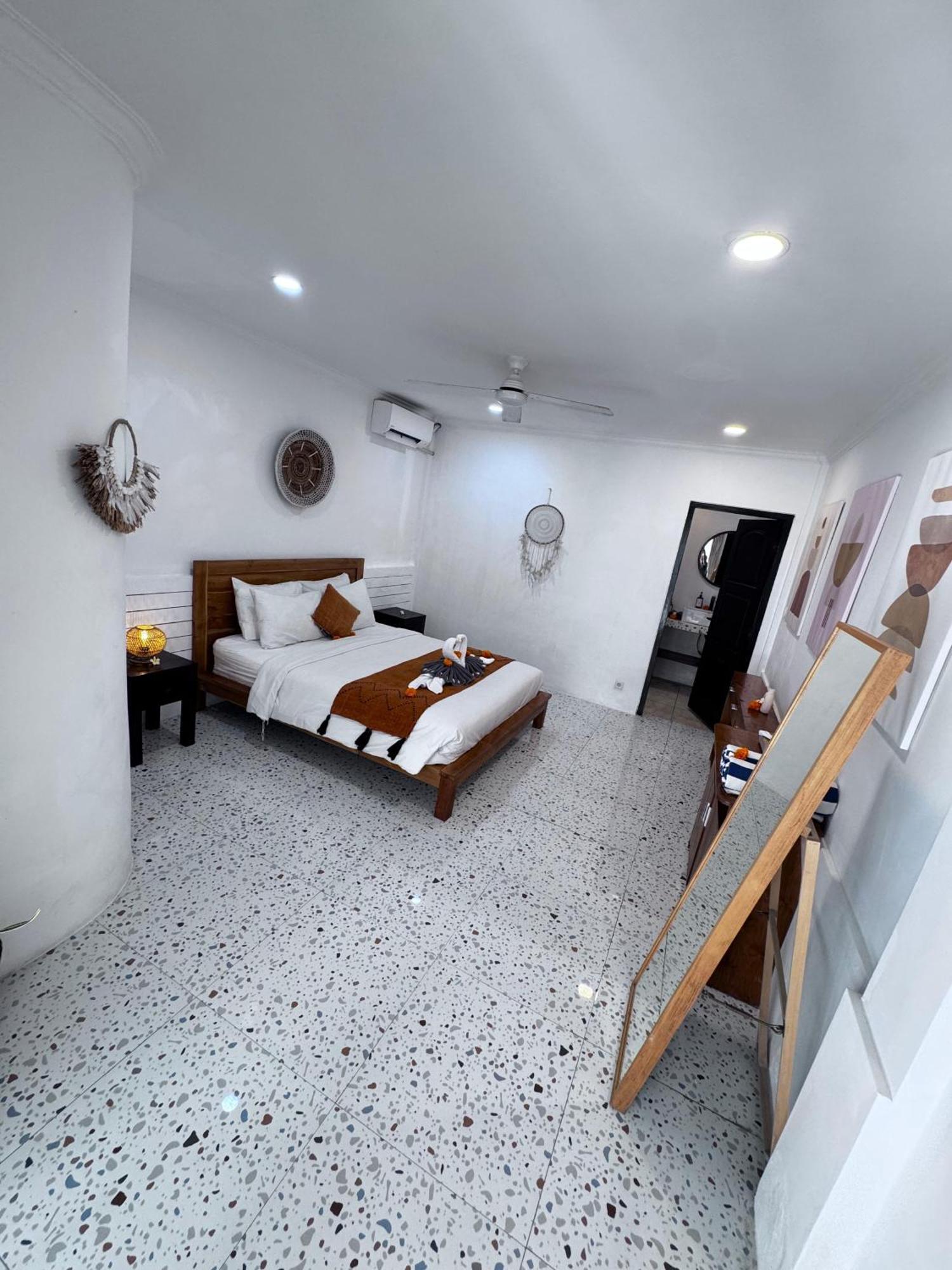 Lalita * Seminyak (Bali)